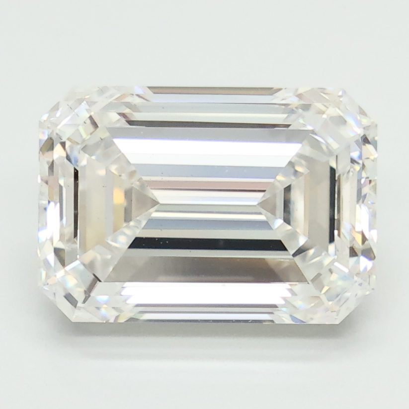 4.51-carat emerald diamond with D color, null cut, and VS2 clarity.